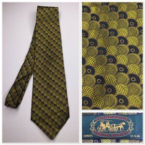 Sturbridge 100% Silk Tie Gold & Black Scallop Pattern Made In USA Old Money